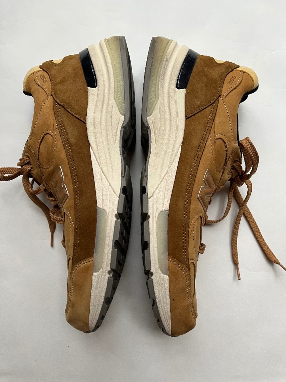 New Balance M992LX